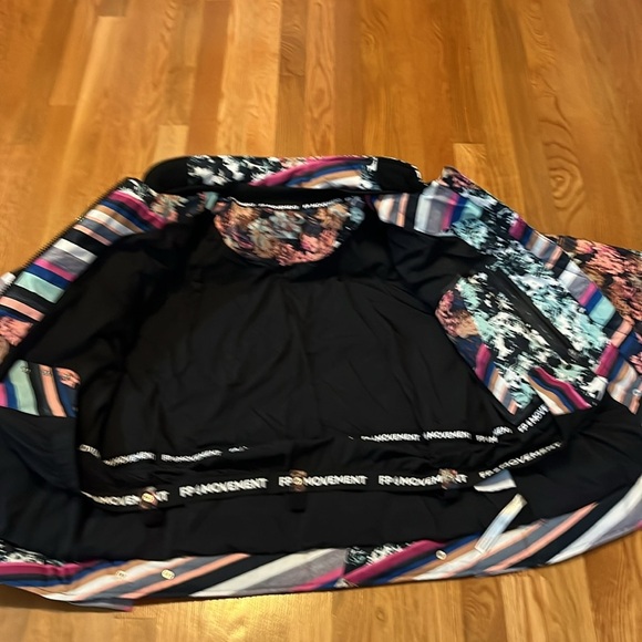 Free People Movement Bunny Slope Floral Puffer Jacket Size Large NWT - Picture 13 of 17